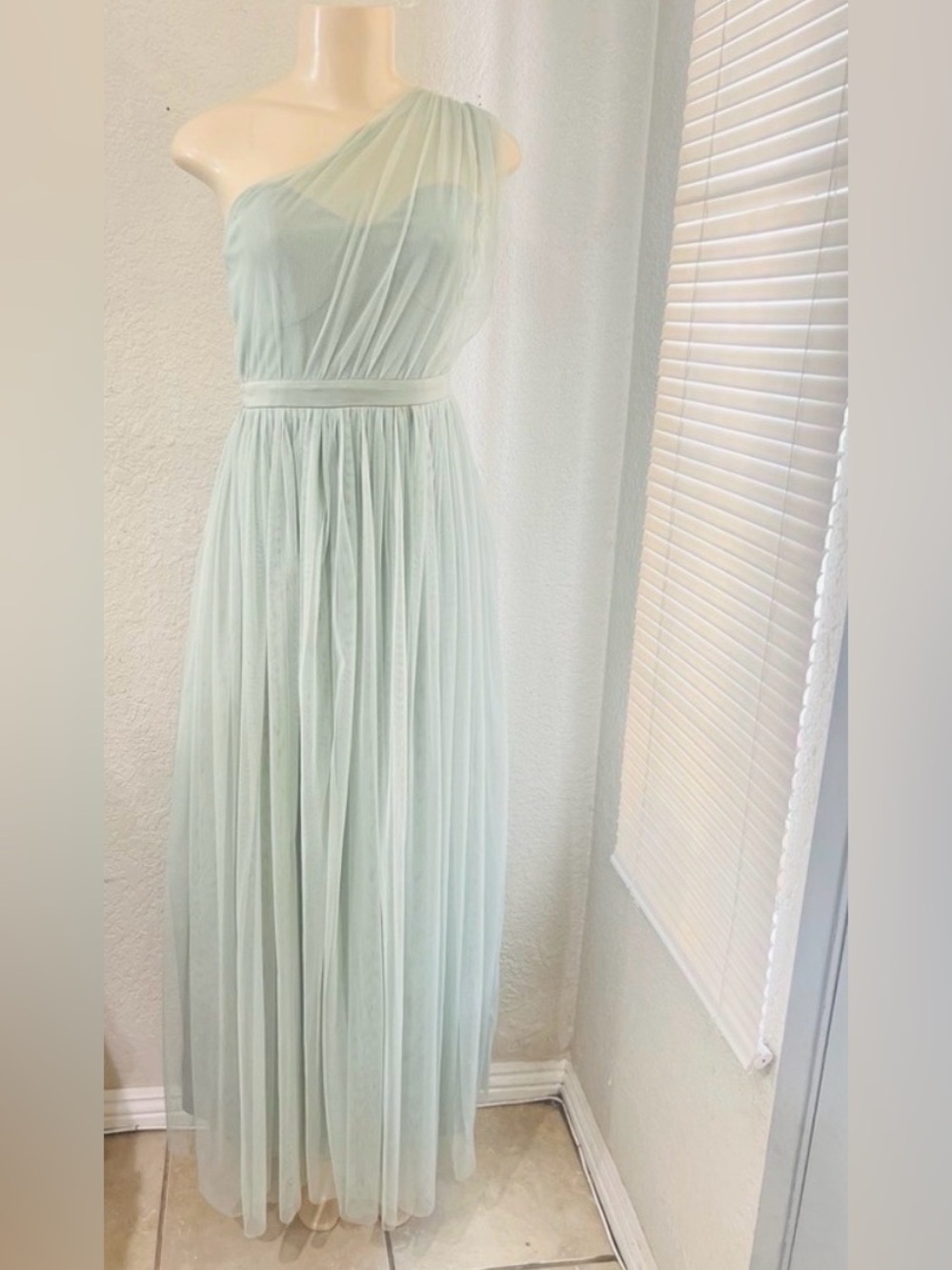 Anaya with love One-Shoulder Maxi dress Tulle Gown in Sage Green Size 4 EUC